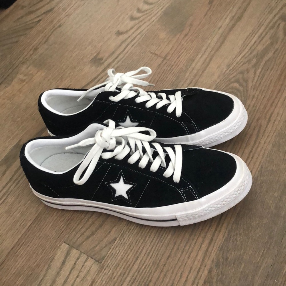 NWOT Converse One-Star Suede Low Top Sneakers